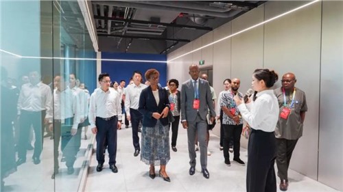 共謀中非新發(fā)展丨第四屆中非經(jīng)貿(mào)博覽會(huì)非洲外賓代表團(tuán)考察中偉