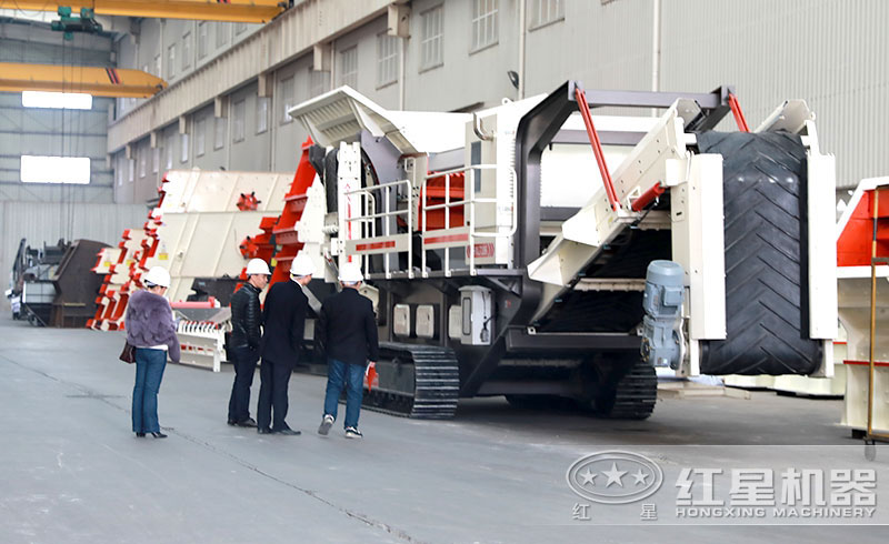 客戶(hù)來(lái)廠參觀檢測(cè)設(shè)備